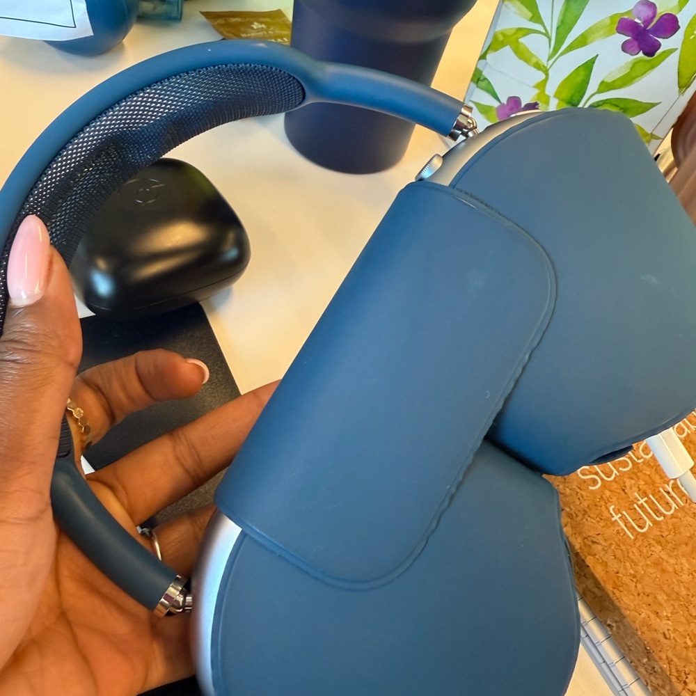 APPLE AIRPOD MAX - Premium Blue Wireless Headphones